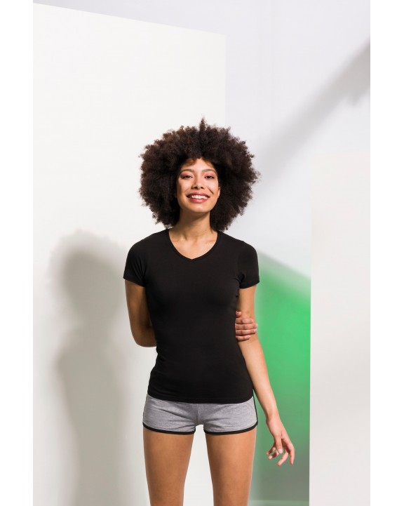 T-shirt SKINNIFIT Ladies Stretch V-neck T-shirt voor bedrukking &amp; borduring