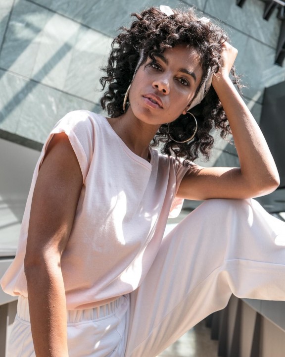 T-shirt BUILD YOUR BRAND LADIES EXTENDED SHOULDER TEE voor bedrukking &amp; borduring