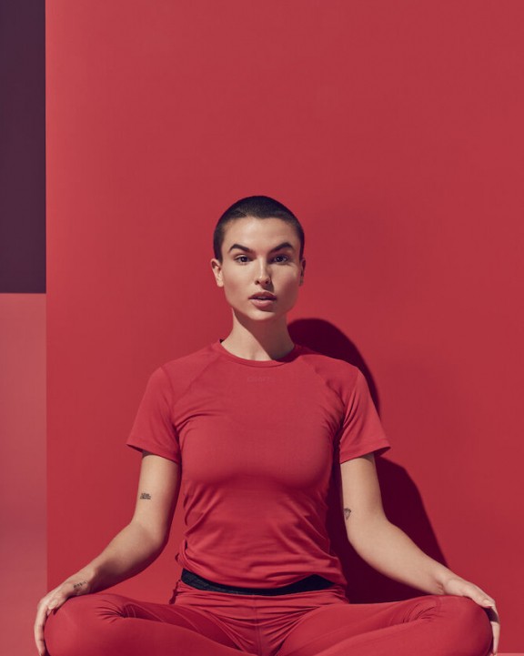 CRAFT ADV Essence SS Slim Tee W T-Shirt personalisierbar